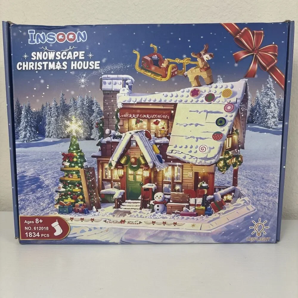 Insoon Snowscape Christmas House Building Bricks 1834 pcs Open Box MOSTLY SEALED